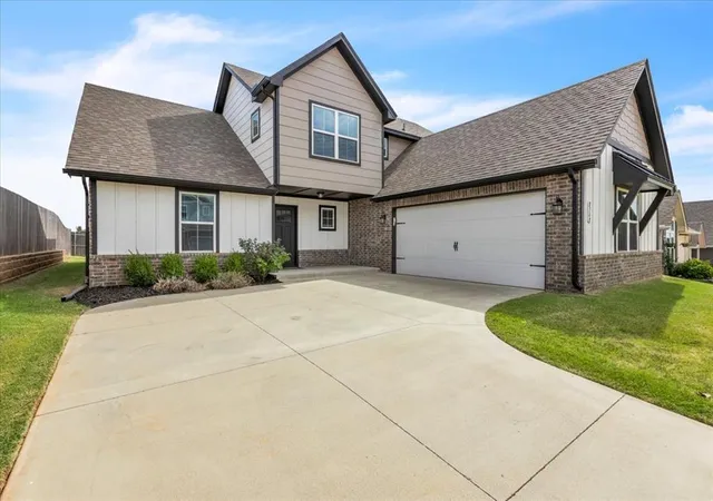 2nd image of 8308 Nw 151st St, Edmond, OK 73013 | MLS# 1196235