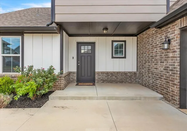 3rd image of 8308 Nw 151St St, Edmond, OK 73013 | MLS# 1196235