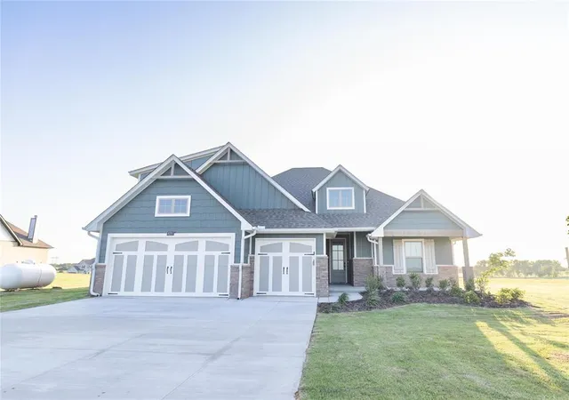 2nd image of 8221 Coneflower St, Cashion, OK 73044 | MLS# 1196287