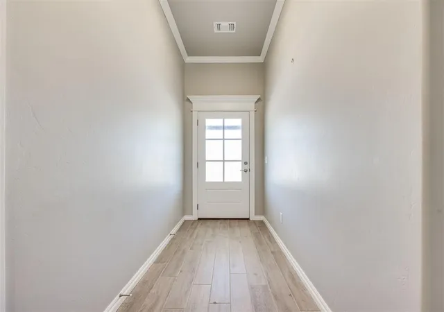 Photo 5 of Single Family Residence at 9212 Taggert Ln, Yukon, OK 73099 | MLS# 1196290 | | Sold on 2026-02-18