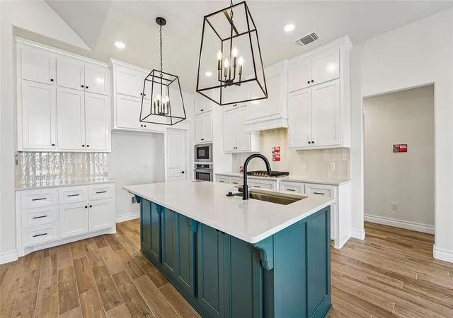 Photo 4 of Single family home for sale at 12320 Alfalfa Ln, Cashion, OK 73044 | MLS# 1196484 | Listing updated on 2026-08-28