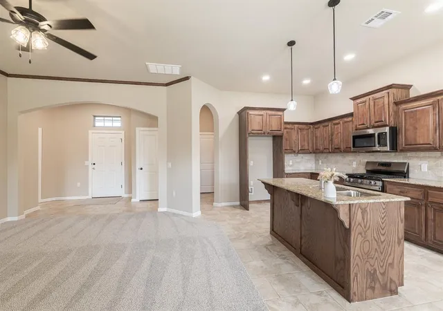 Photo 4 of Single family home for sale at 4528 Adobe Ct, Yukon, OK 73099 | MLS# 1196513 | Listing updated on 2026-08-27