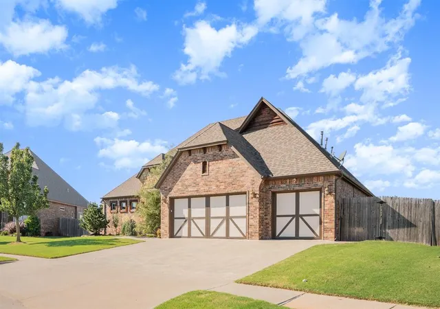 2nd image of 325 John Wedman Blvd, Yukon, OK 73099 | MLS# 1196682