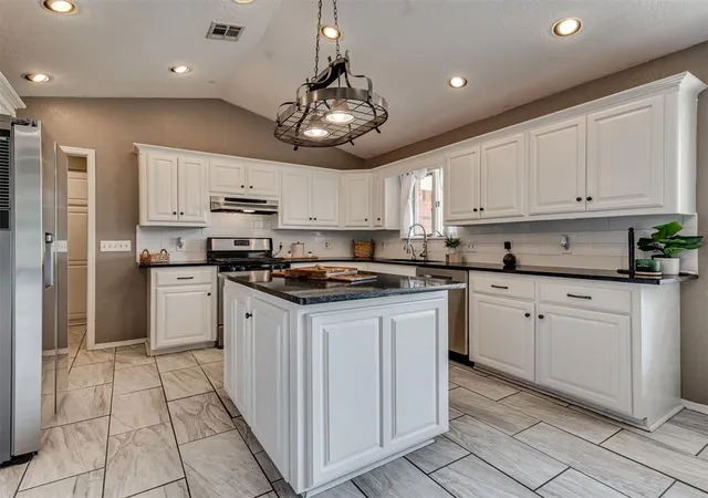 3rd image of 2420 Pearl St, Chickasha, OK 73018 | MLS# 1196820
