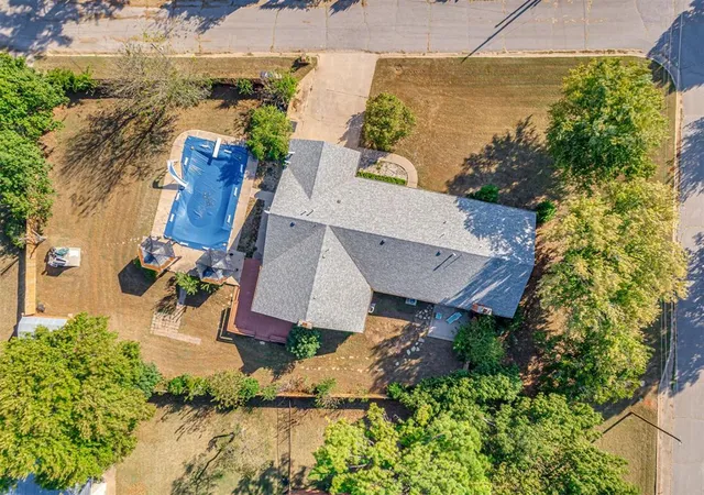50th image of 2420 Pearl St, Chickasha, OK 73018 | MLS# 1196820