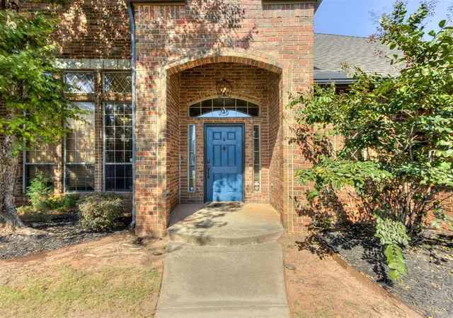2nd image of 513 Nw 154th St, Edmond, OK 73013 | MLS# 1197005