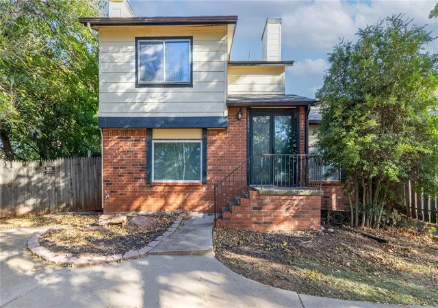 1st image of 8806 N Rockwell Dr, Oklahoma City, OK 73132 | MLS# 1197083