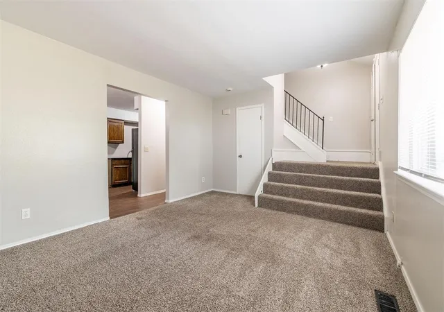 5th image of 8806 N Rockwell Dr, Oklahoma City, OK 73132 | MLS# 1197083