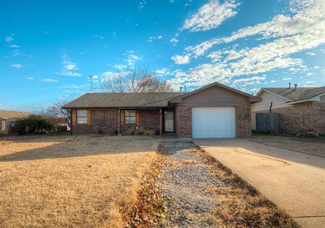 1st image of 2505 S 34th St, Chickasha, OK 73018 | MLS# 1197246