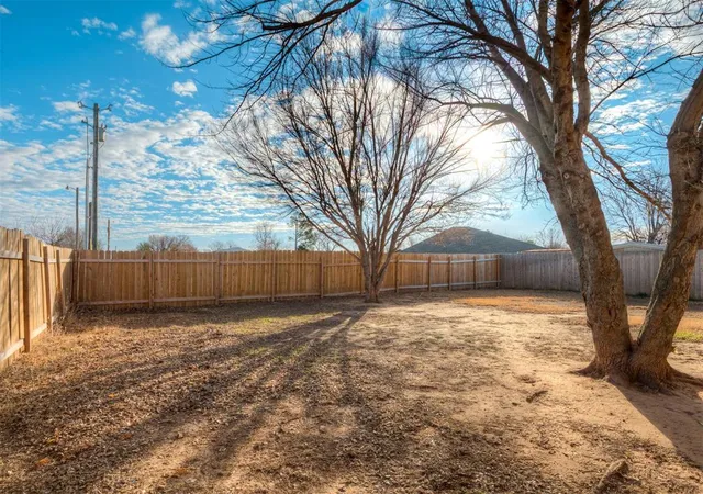 36th image of 2505 S 34th St, Chickasha, OK 73018 | MLS# 1197246