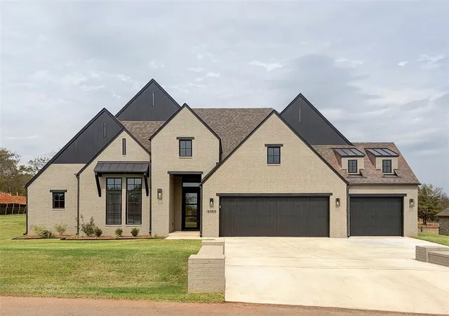 Photo 1 of Single family home for sale at 18455 Sleepy Deer Hollow, Norman, OK 73072 | MLS# 1197334 | Listing updated on 2026-09-30