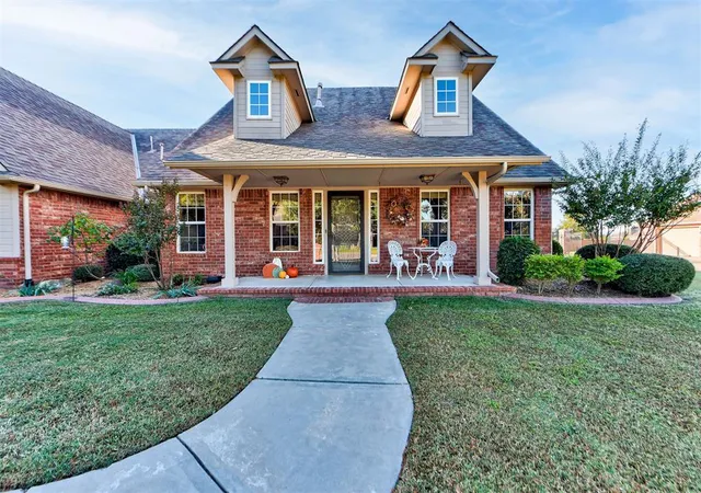 4th image of 1304 Redbud Ct, Moore, OK 73160 | MLS# 1197383