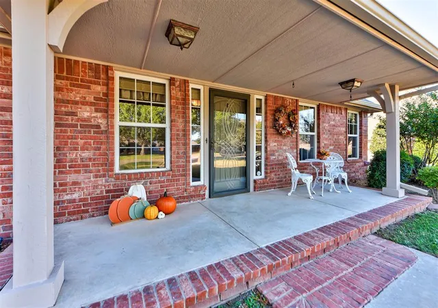 5th image of 1304 Redbud Ct, Moore, OK 73160 | MLS# 1197383