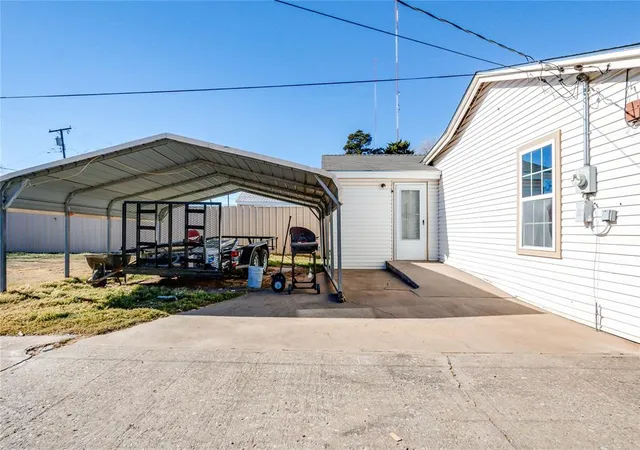 Photo 17 of Single family home for sale at 230 Se 50th St, Oklahoma City, OK 73129 | MLS# 1197523 | Listing updated on 2026-01-25