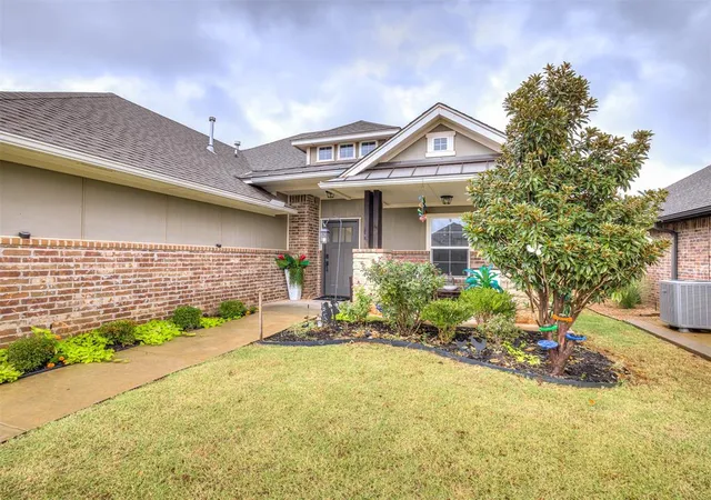 Photo 2 of Single family home for sale at 2713 Pebble Creek St, Moore, OK 73160 | MLS# 1197567 | Listing updated on 2026-02-04
