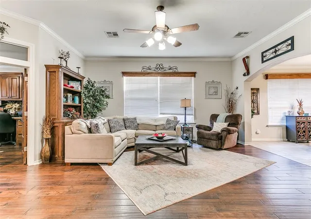 Photo 1 of Single family home for sale at 1009 Ashwood Ln, Moore, OK 73160 | MLS# 1197569 | Listing updated on 2026-01-27