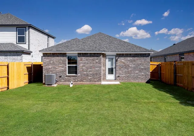 Photo 10 of Sale Pending at 12704 Carrara Ln, Yukon, OK 73099 | MLS# 1197588 | Listing updated on 2026-05-14