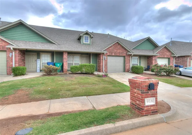 1st image of 918 Sw 92nd St, Oklahoma City, OK 73139 | MLS# 1197912