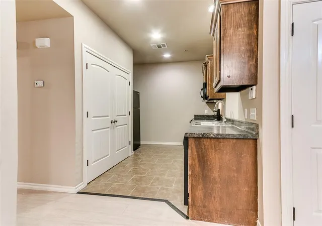 5th image of 918 Sw 92Nd St, Oklahoma City, OK 73139 | MLS# 1197912