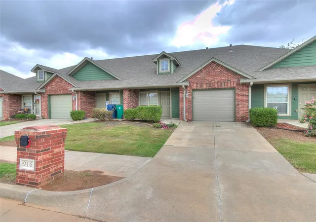 1st image of 924 Sw 92nd St, Oklahoma City, OK 73139 | MLS# 1197914