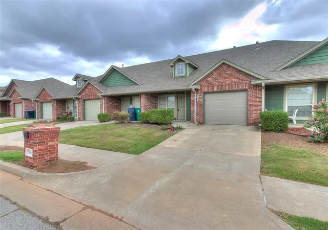 5th image of 924 Sw 92Nd St, Oklahoma City, OK 73139 | MLS# 1197914