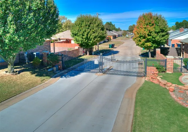 3rd image of 4517 Nw 25Th Pl, Oklahoma City, OK 73127 | MLS# 1198022