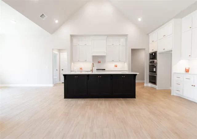 Photo 1 of Single family home for sale at 5601 Prickly Wild Way, Edmond, OK 73034 | MLS# 1198026 | Listing updated on 2026-08-28