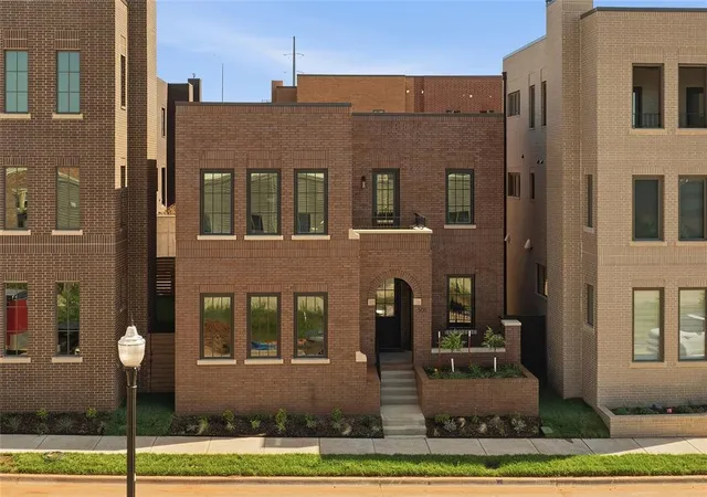 1st image of 505 Ne 1st Ter, Oklahoma City, OK 73104 | MLS# 1198104