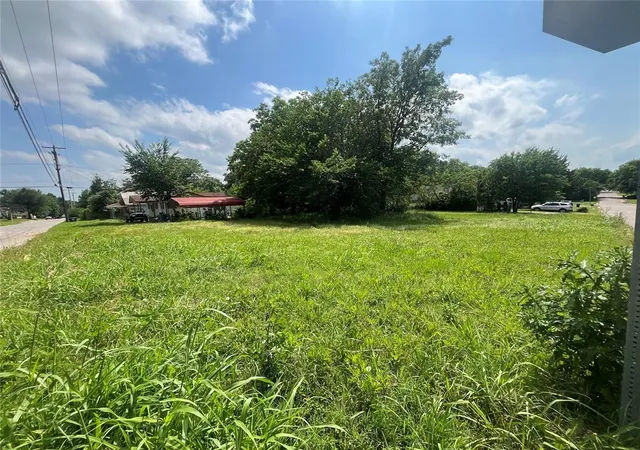 Photo 3 of Land for sale at 1119 E 11th Street, Shawnee, OK 74801 | MLS# 1198257 | Listing updated on 2025-12-30