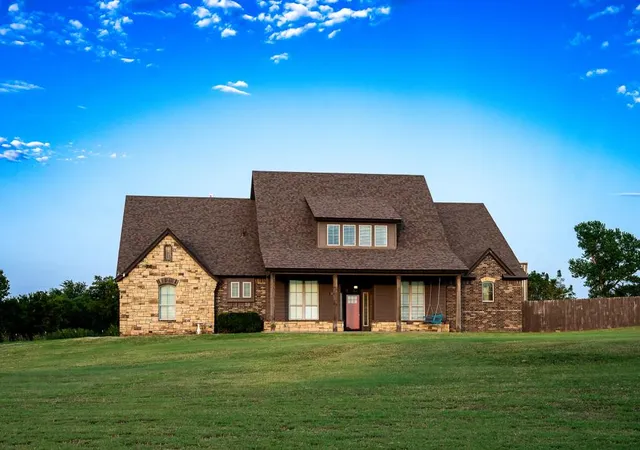 3rd image of 304 E Remuda East St, Yukon, OK 73099 | MLS# 1198258