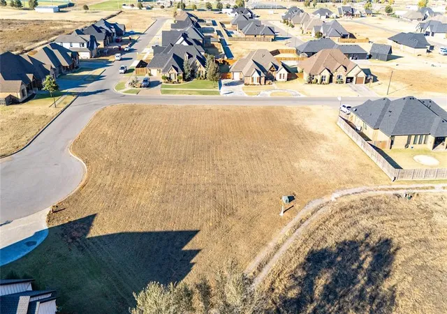 4th image of 2000 Clubhouse Dr, Weatherford, OK 73096 | MLS# 1199608