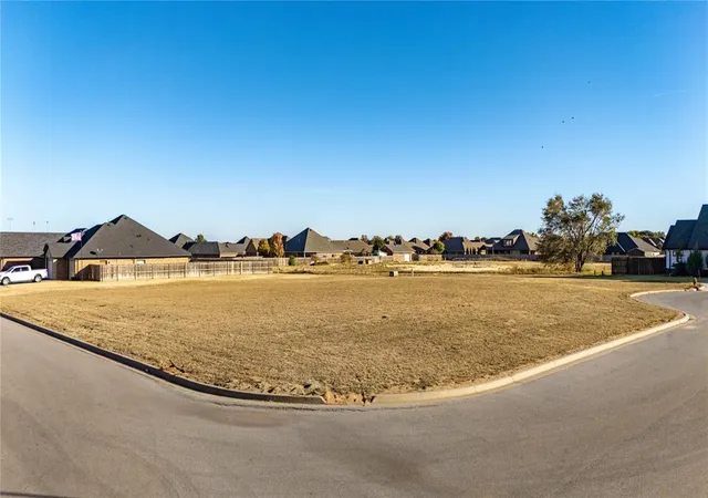 5th image of 2000 Clubhouse Dr, Weatherford, OK 73096 | MLS# 1199608