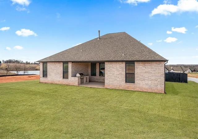Photo 17 of Single family home for sale at 2222 Winter Creek Blvd, Blanchard, OK 73010 | MLS# 1199649 | Listing updated on 2025-12-05