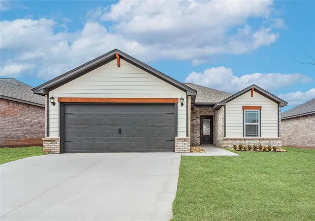 1st image of 1912 Redwood Ln, El Reno, OK 73036 | MLS# 1199662