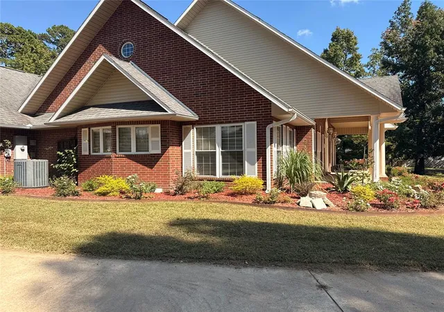 5th image of 302 W Airport Rd, Broken Bow, OK 74728 | MLS# 1199733