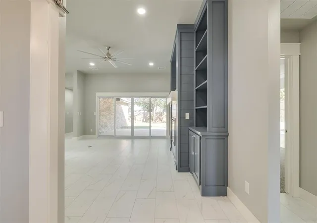 3rd image of 10121 Saint Patrick Dr, Oklahoma City, OK 73130 | MLS# 1199925