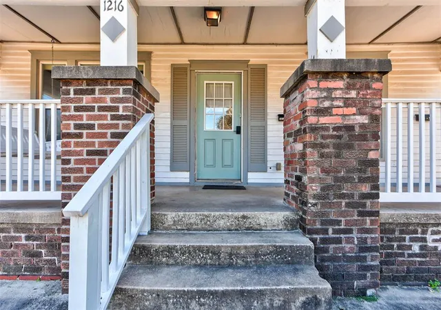 Photo 5 of Single family home for sale at 1216 NW 40th Street, Oklahoma City, OK 73118 | MLS# 1200024 | Listing updated on 2026-05-20