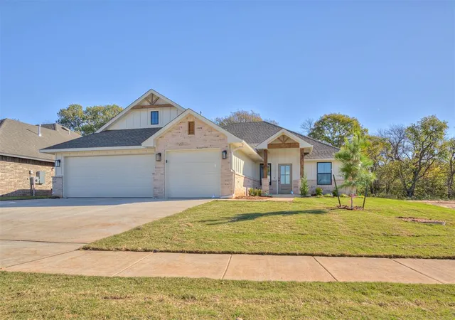 2nd image of 109 Firethorn Way, Noble, OK 73068 | MLS# 1200102