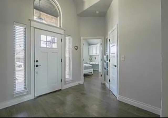 2nd image of 304 Swingman Ct, Yukon, OK 73099 | MLS# 1200135