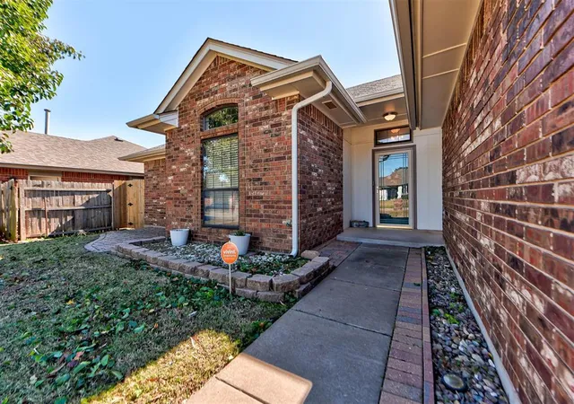 26th image of 10124 Fairfax Ln, Yukon, OK 73099 | MLS# 1200201