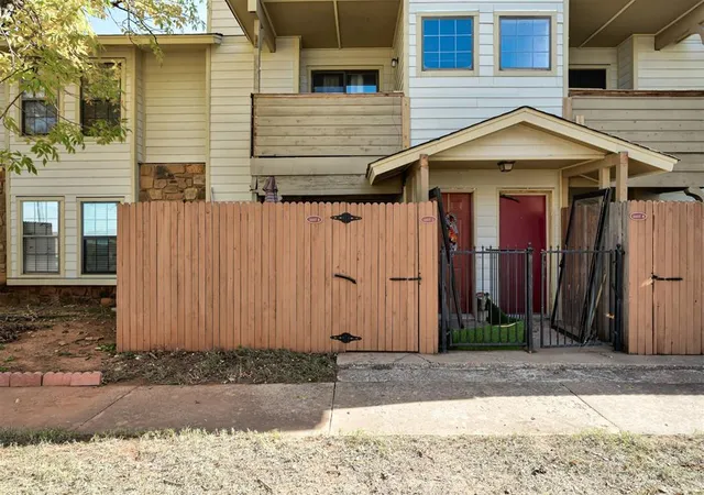Listing Photo 2 - Condo for sale in building located at 14407 N Pennsylvania Ave, Oklahoma, OK 73134 - Unit #12K