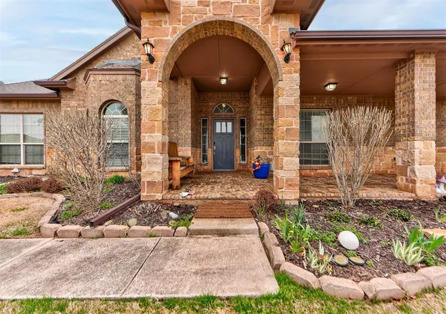 2nd image of 20500 Antler Farms Dr, Edmond, OK 73012 | MLS# 1200448