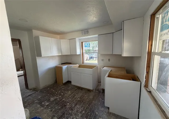 Photo 3 of Single family home for sale at 306 E Elm St, Hinton, OK 73047 | MLS# 1200584 | Listing updated on 2026-09-03
