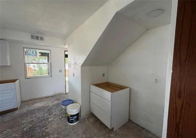 Photo 3 of Single family home for sale at 306 E Elm St, Hinton, OK 73047 | MLS# 1200584 | Listing updated on 2026-09-03