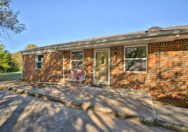 2nd image of 29 Walker Ln, Mc Loud, OK 74851 | MLS# 1200724