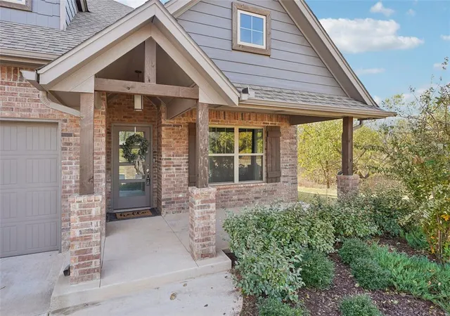 Photo 3 of Single Family Residence at 1500 NE 33rd Terrace, Moore, OK 73160 | MLS# 1200797 | | Sold on 2026-03-09