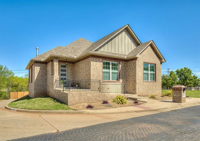 3rd image of 104 Rue De Montserrat, Norman, OK 73071 | MLS# 1200801