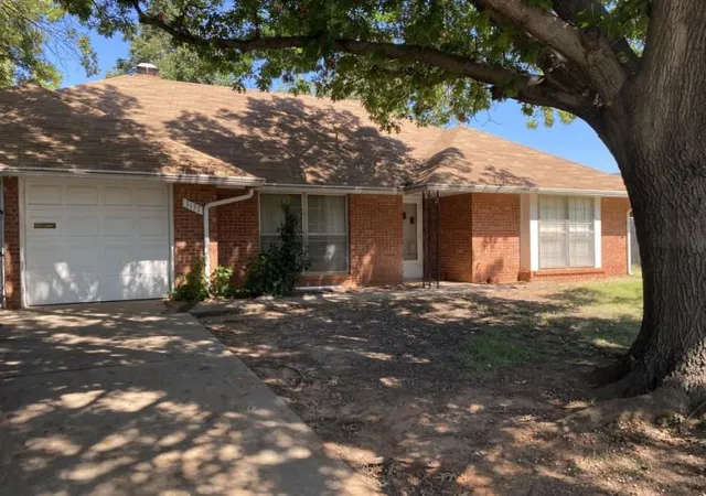 2nd image of 3137 Wilshire Ter, Oklahoma City, OK 73116 | MLS# 1200805