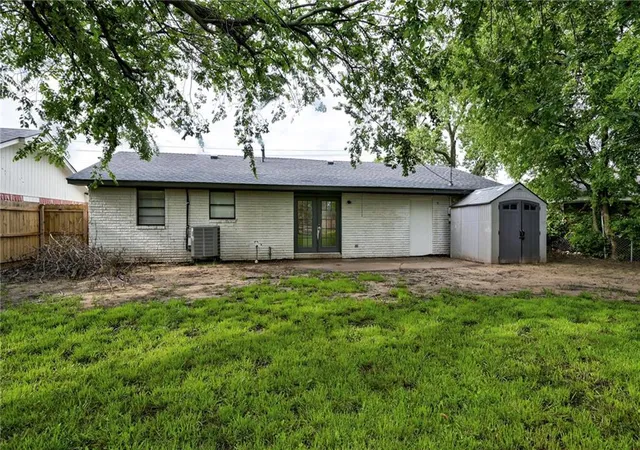 38th image of 1419 E Robinson St, Norman, OK 73071 | MLS# 1200879