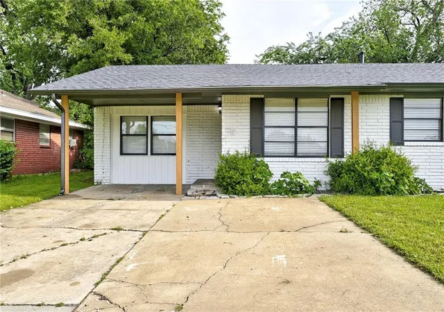 4th image of 1419 E Robinson St, Norman, OK 73071 | MLS# 1200879